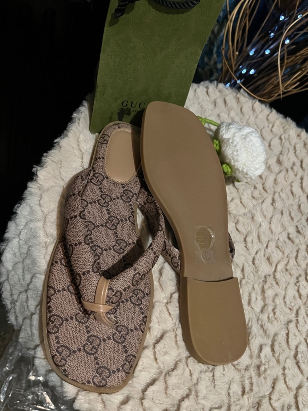 nwt Thong Sandals - Picture 2 of 2